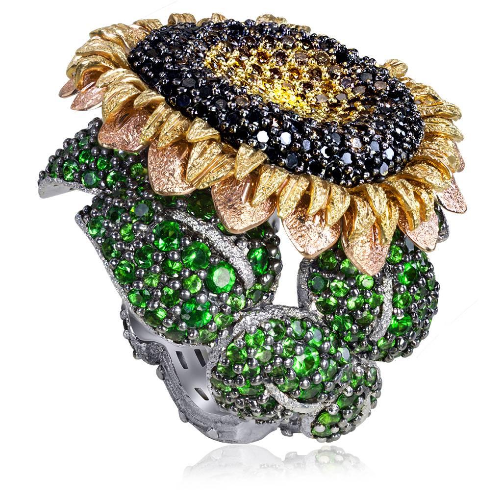 Alex Soldier Diamond Tsavorite Garnet Gold Sunflower Ring In New Condition In New York, NY