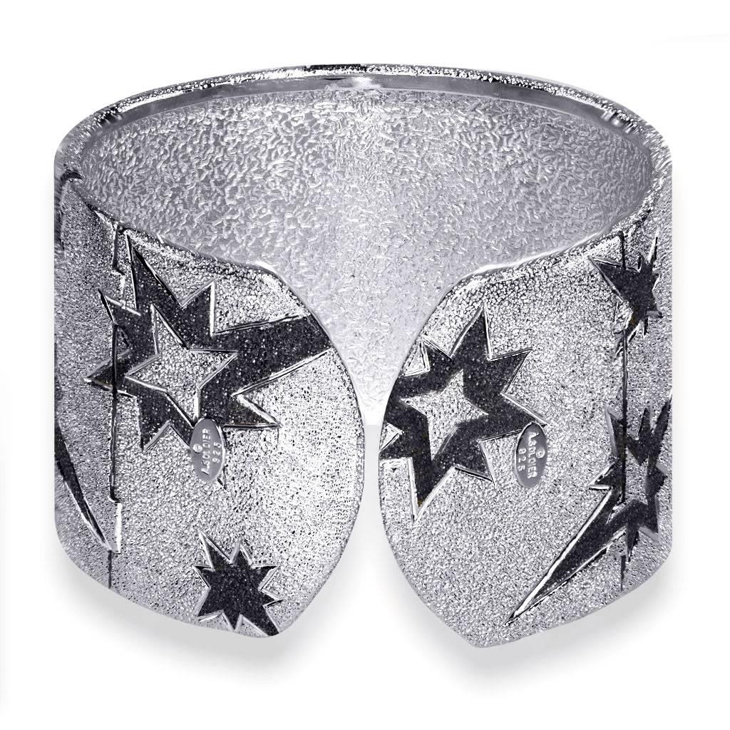 Alex Soldier Sterling Silver Platinum Textured Hinged Star Cuff Bracelet In New Condition In New York, NY
