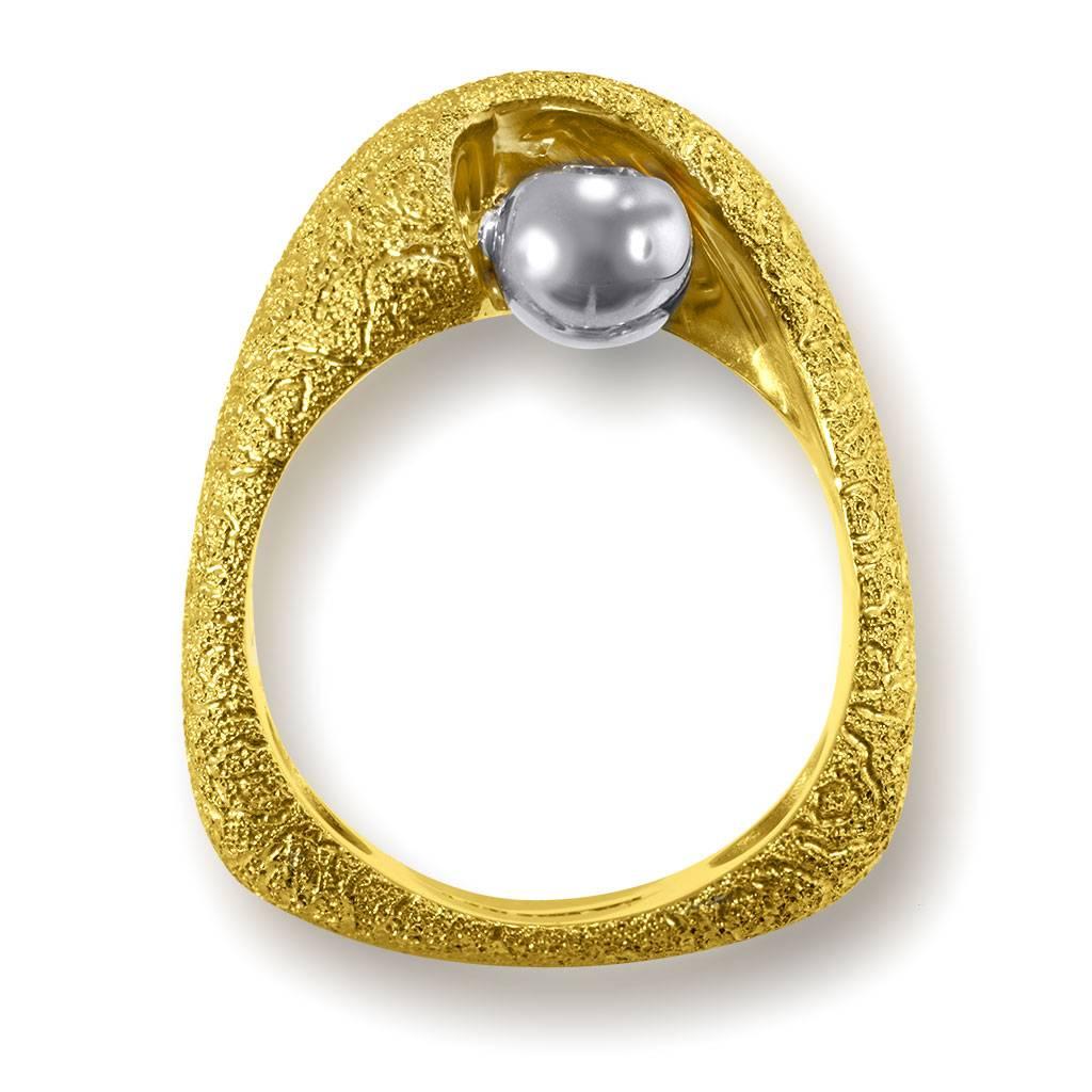 Round Cut Alex Soldier Diamond Gold Modern Art Textured Ring One of a Kind