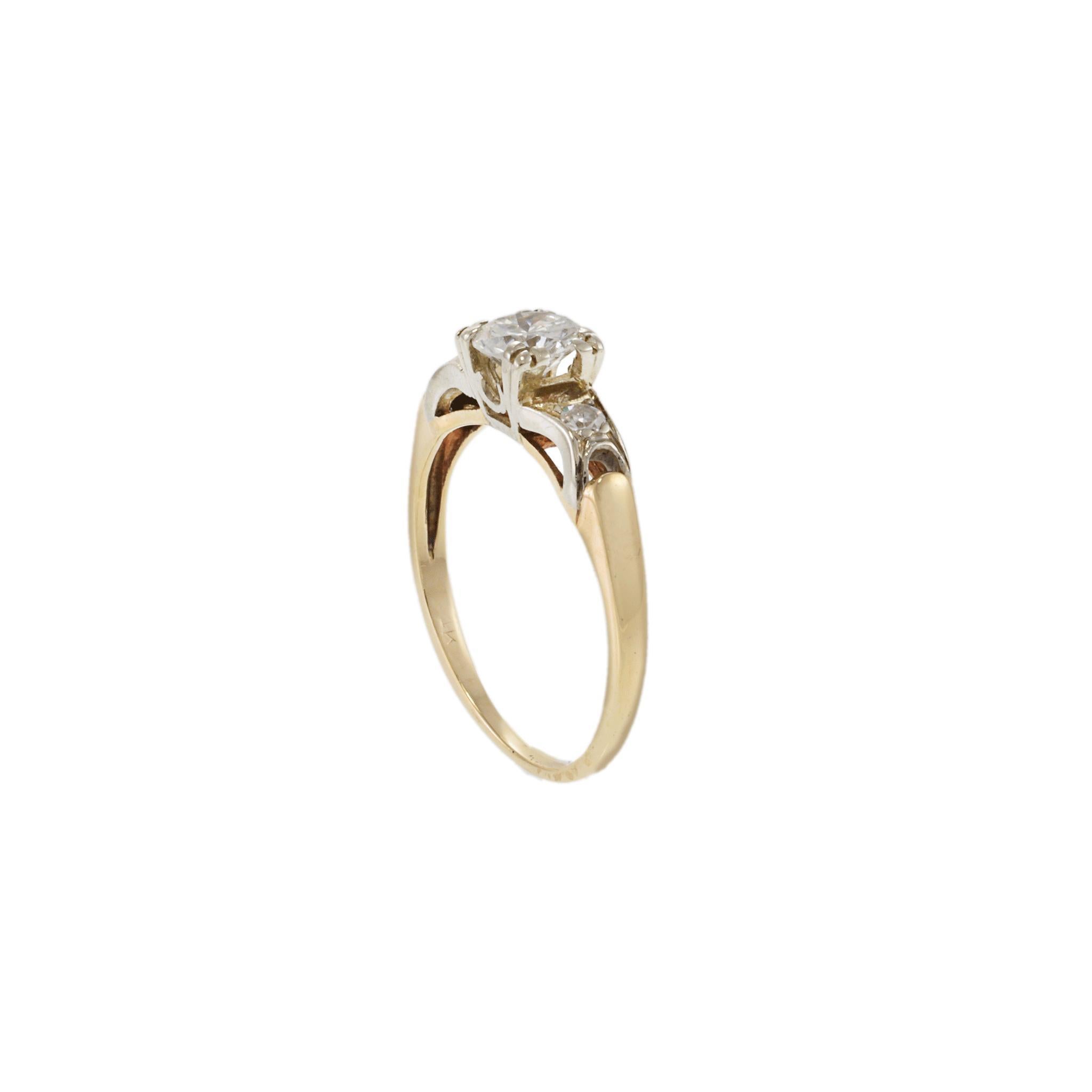 Art Déco Anello con tre pietre di diamante a taglio europeo in stile Art Deco 14KT a due toni in oro vecchio in vendita