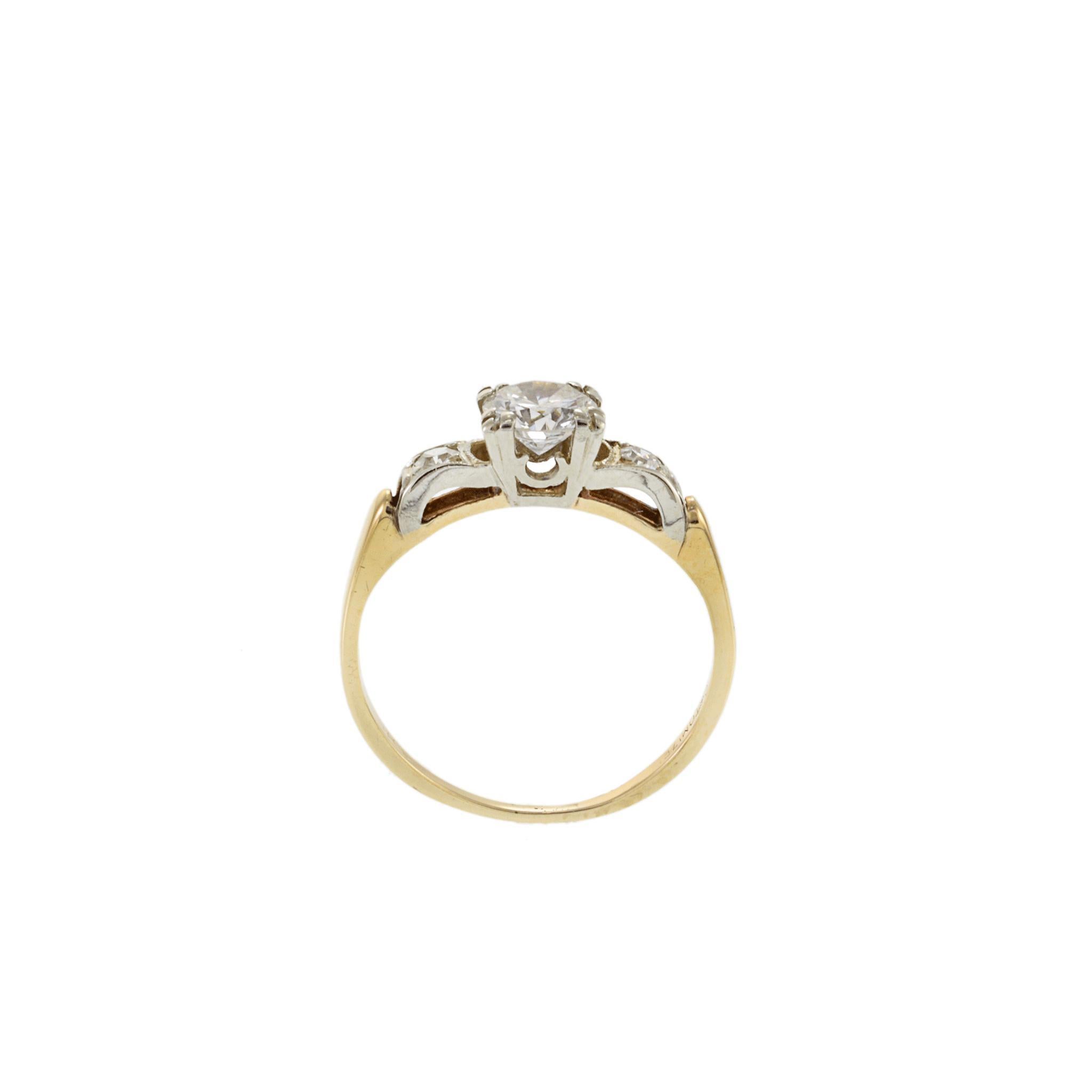 Taglio antico europeo Anello con tre pietre di diamante a taglio europeo in stile Art Deco 14KT a due toni in oro vecchio in vendita