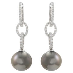Boucles d'oreilles pendantes en or blanc 18KT avec perles de Tahiti et diamants