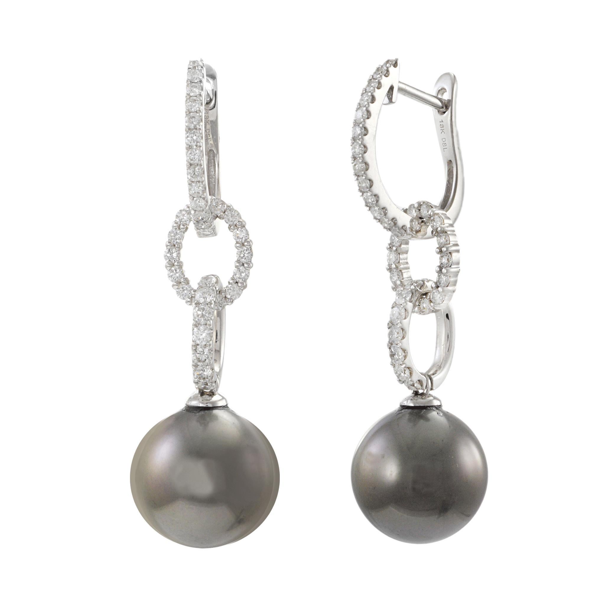 Taille brillant Boucles d'oreilles pendantes en or blanc 18KT avec perles de Tahiti et diamants en vente