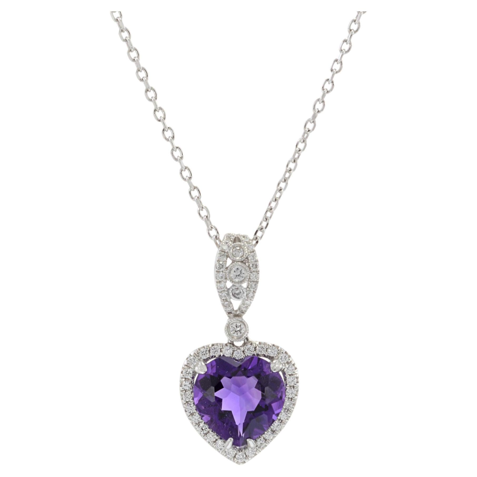 Collier en or blanc 14KT avec pendentif en forme de cœur en améthyste et diamant