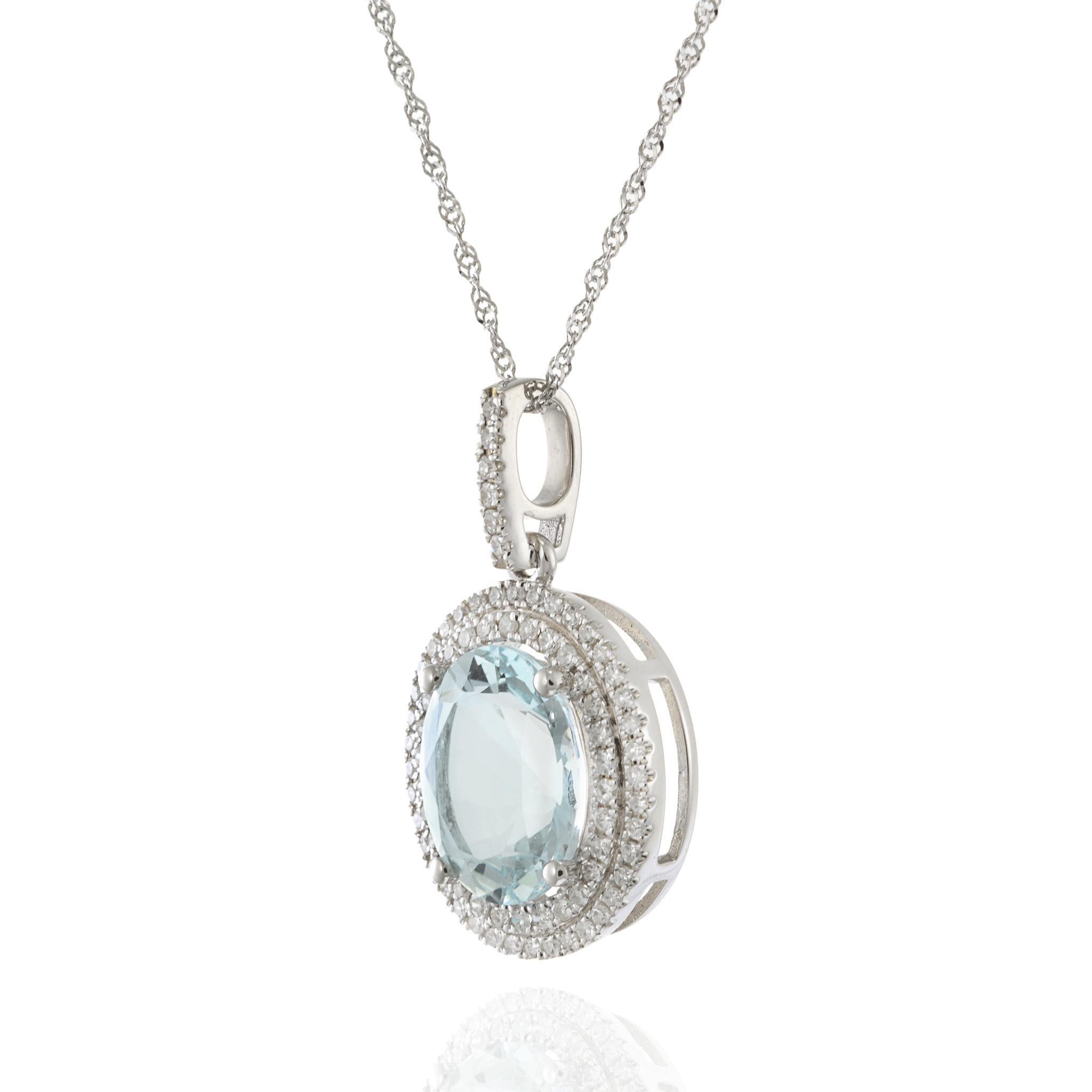 Taille ovale Collier pendentif halo en or blanc 14KT avec aigue-marine ovale et diamant en vente
