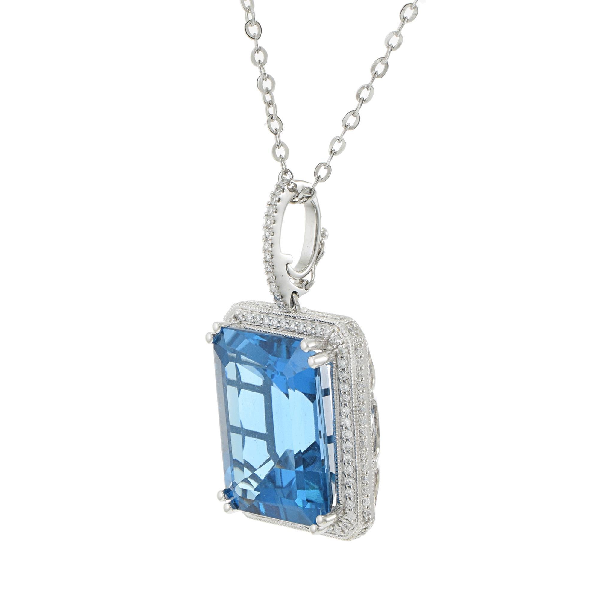 Collier pendentif en or blanc 14KT avec topaze bleue de Londres et diamants Neuf - En vente à New York, NY