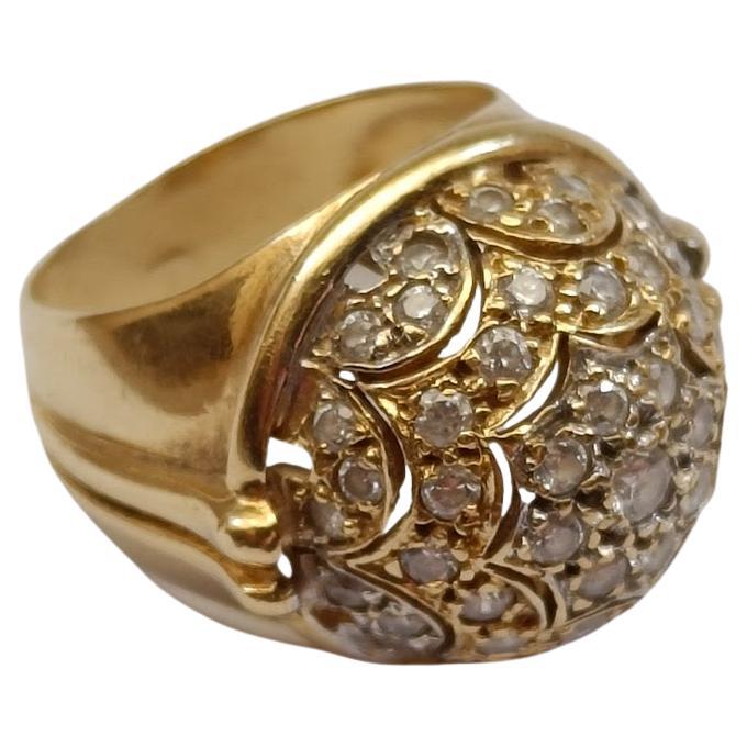 Anello in oro 18k con cupola di diamanti in pavé
