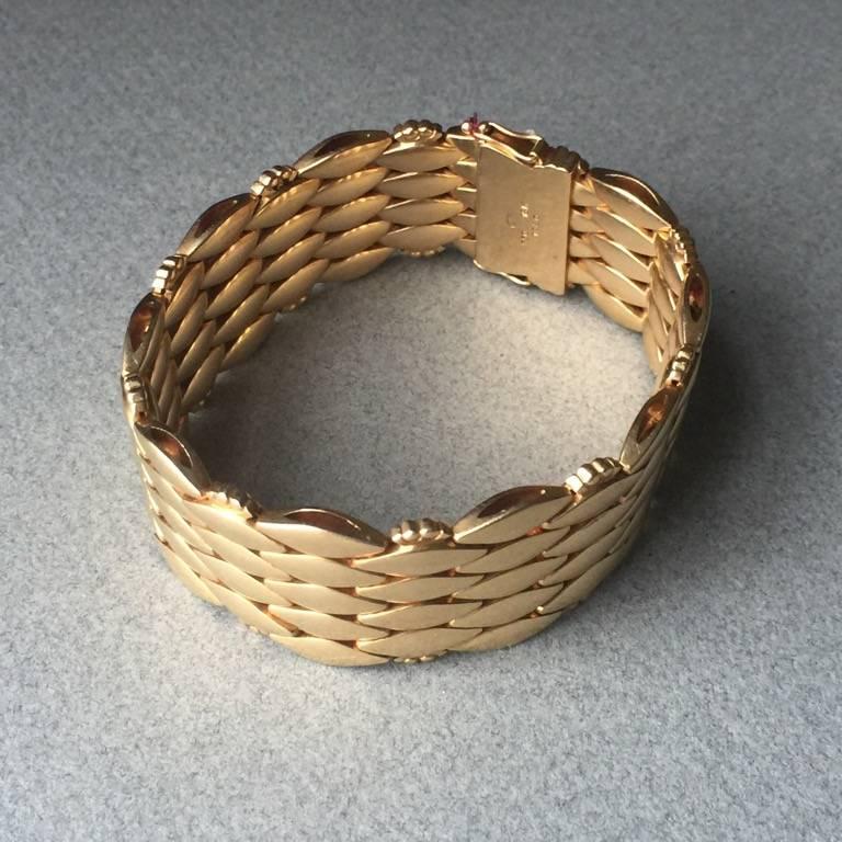 Georg Jensen 18KT Gold Bracelet No 1086 by Harald Nielsen.

Extremely rare and sought after design. Beautifully articulated and exceptionally made.

102 Grams of gold.

Very Good Condition. 

Biography of Harald Nielsen:
Harald Nielsen