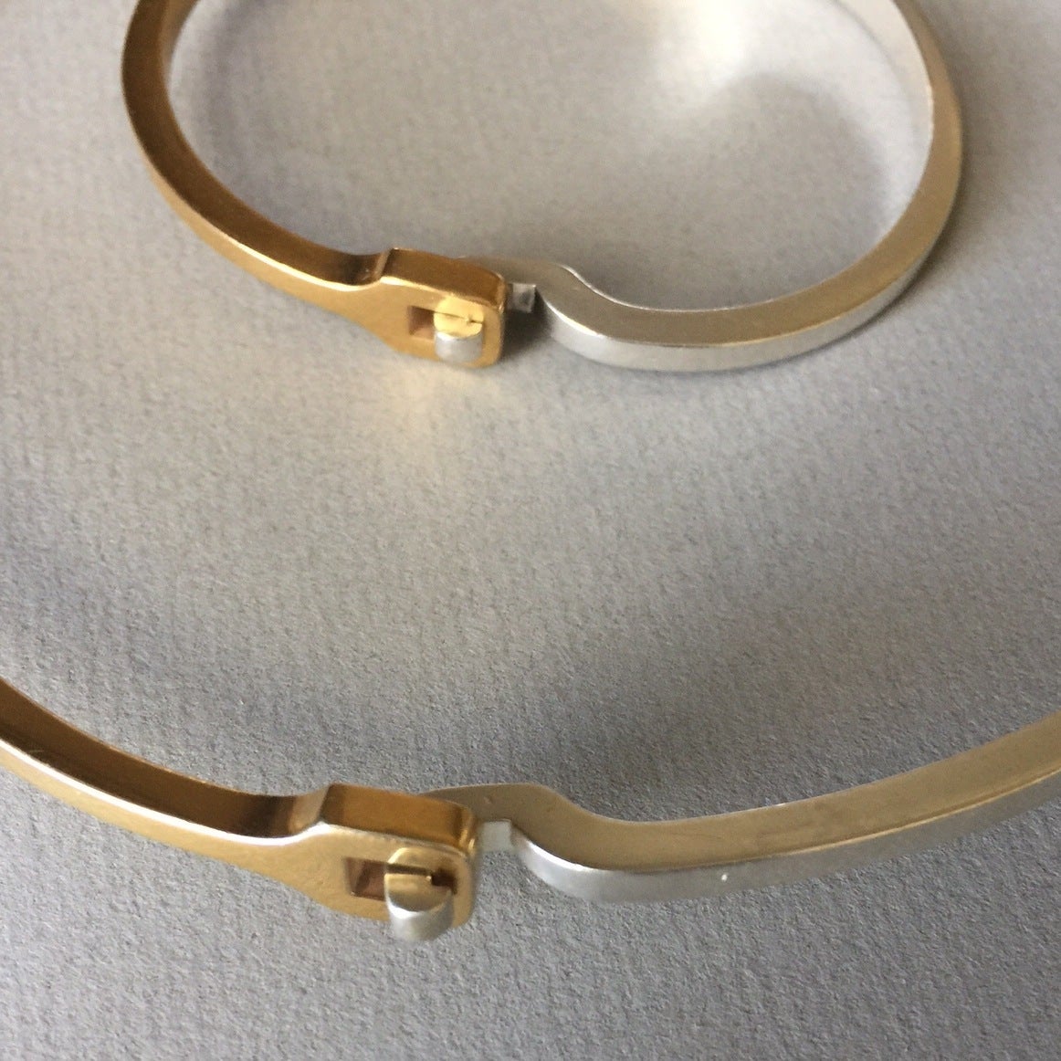 neck bracelet