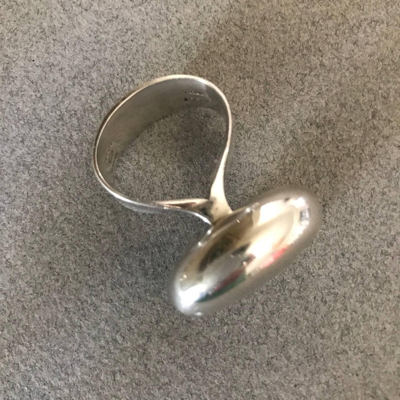 Georg Jensen Modernist Sterling Silver Ring No. 155 by Vivianna Torun (SIZE 6.5) In Good Condition For Sale In San Francisco, CA
