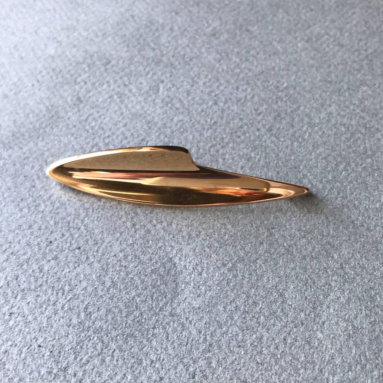Bent Knudsen 14kt Gold Brooch

Interesting and stylized futuristic gold brooch by Bent Knudsen.

Complimentary gift box and FREE shipping included.

About the designer:
Bent Knudsen was born in 1924 in Kolding, Denmark. At the young age of fourteen,