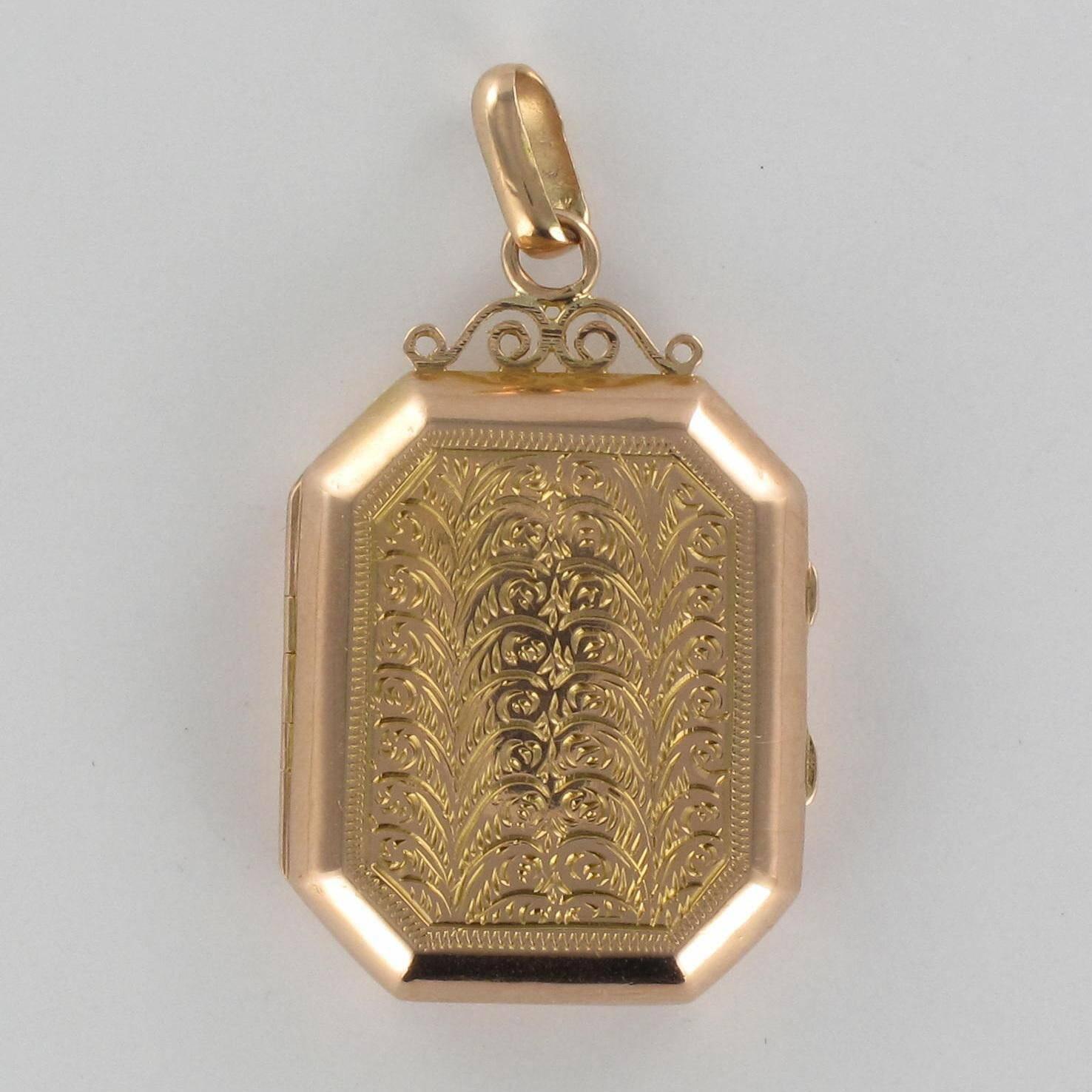 Medaillon-Anhänger aus 18 Karat Roségold:: Adlerkopfpunze. 

Dieser wunderschöne antike Anhänger ist ein absolut bezauberndes Schmuckstück. Auf der Vorderseite ist ein feines Arabeskenmuster eingraviert:: auf der Rückseite ein ähnliches Muster::
