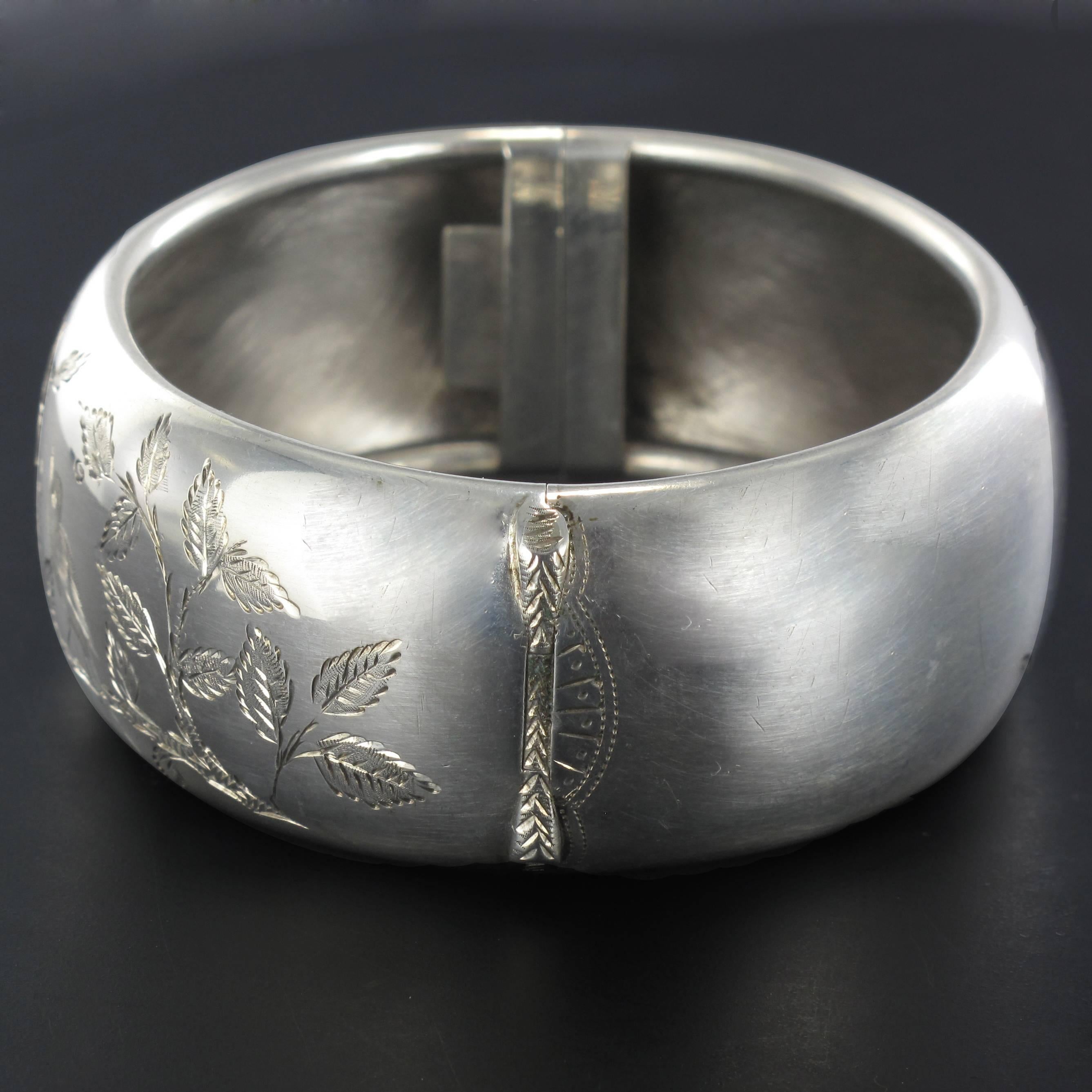 bracelet en argent antique gravé des années 1920 2