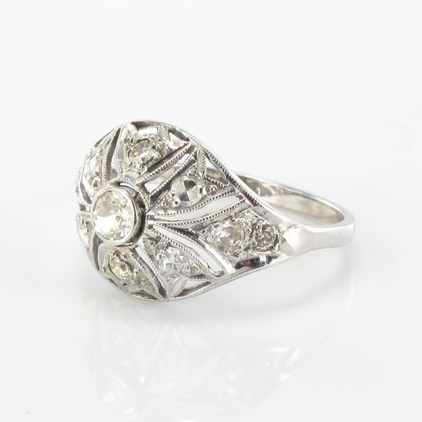 French Art Deco Diamond Platinum Ring In Excellent Condition In Poitiers, FR
