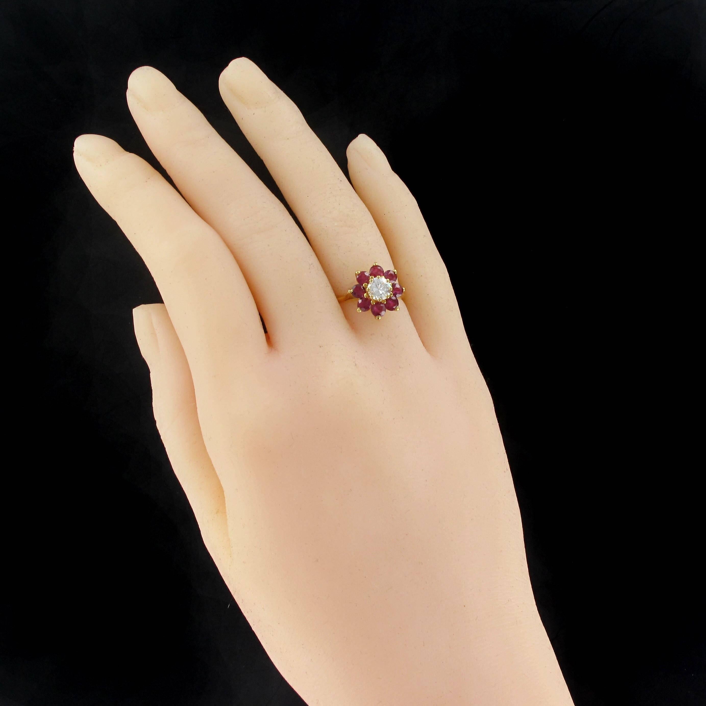 1970s French Ruby Diamond Gold Cluster Ring In Excellent Condition In Poitiers, FR
