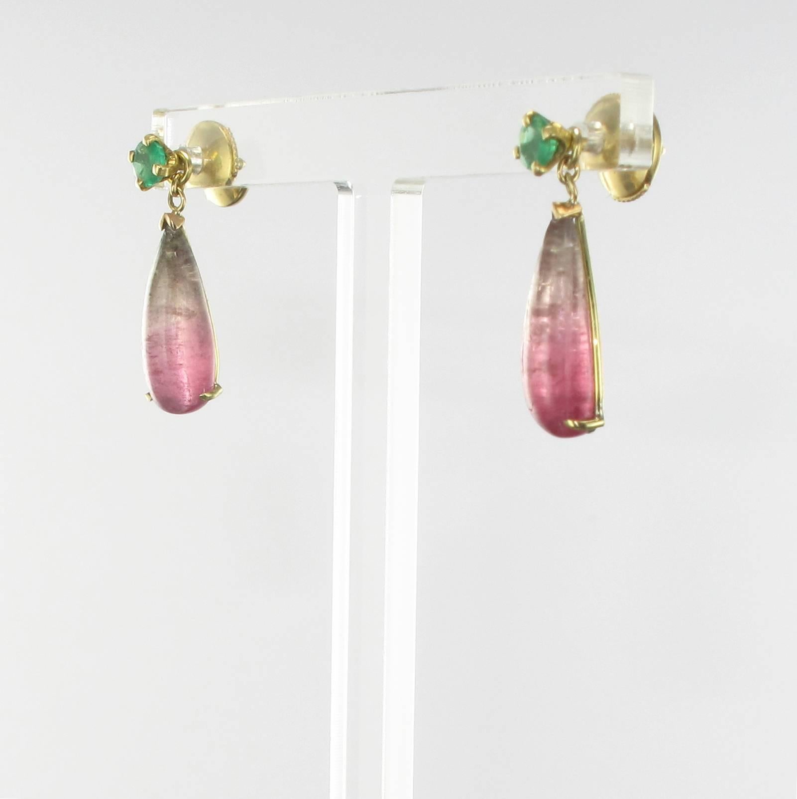 Contemporary Tourmaline Emerald and Yellow Gold Teardrop Earrings