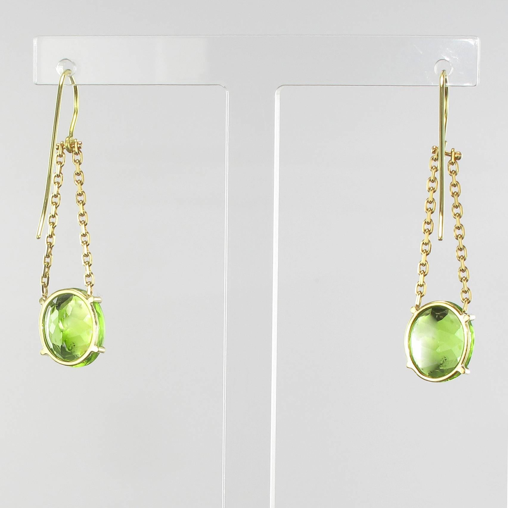 Peridot and Golden Chain Dangle Earrings In New Condition In Poitiers, FR