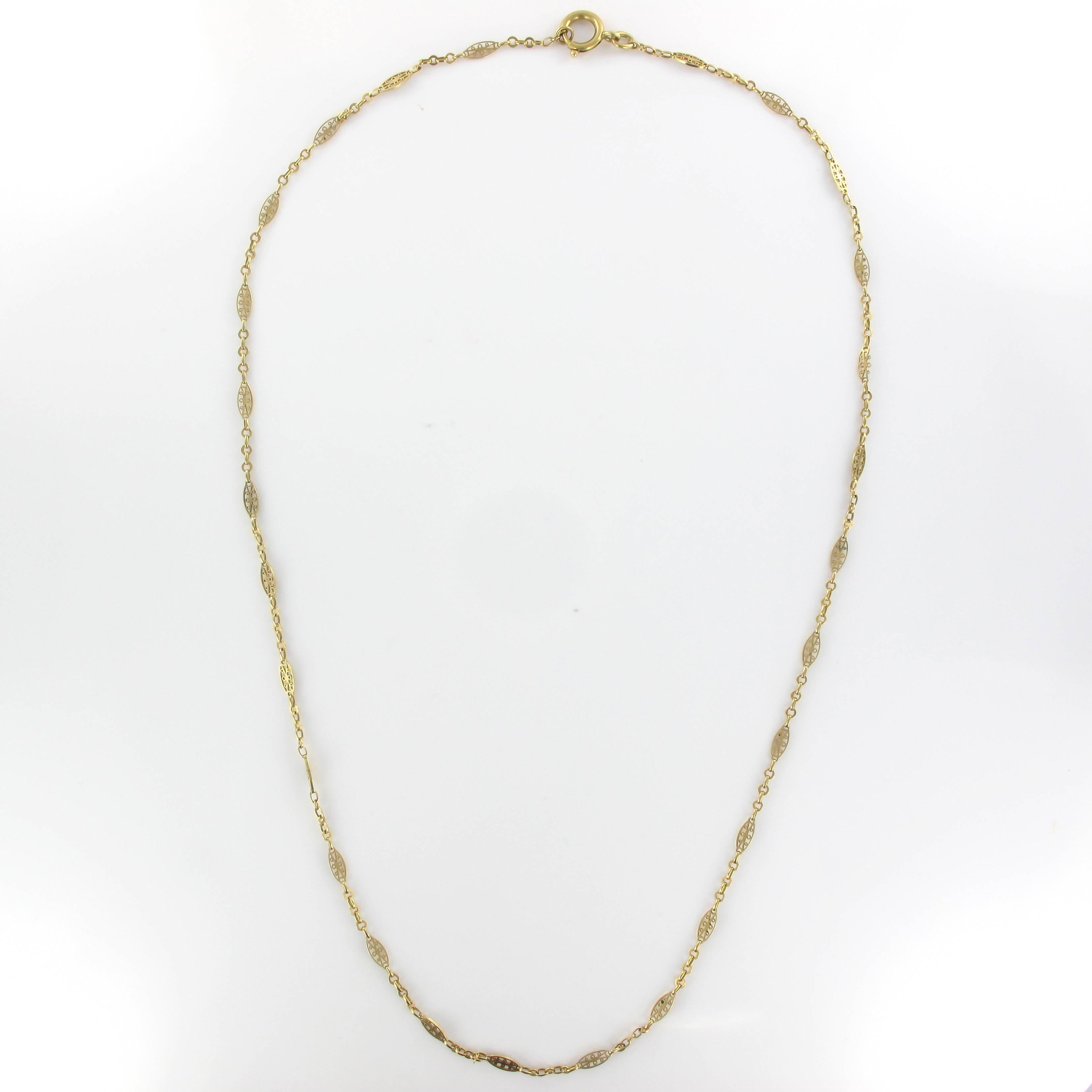 1900s Gold Filigree Antique Matinee Long Necklace  In Excellent Condition In Poitiers, FR