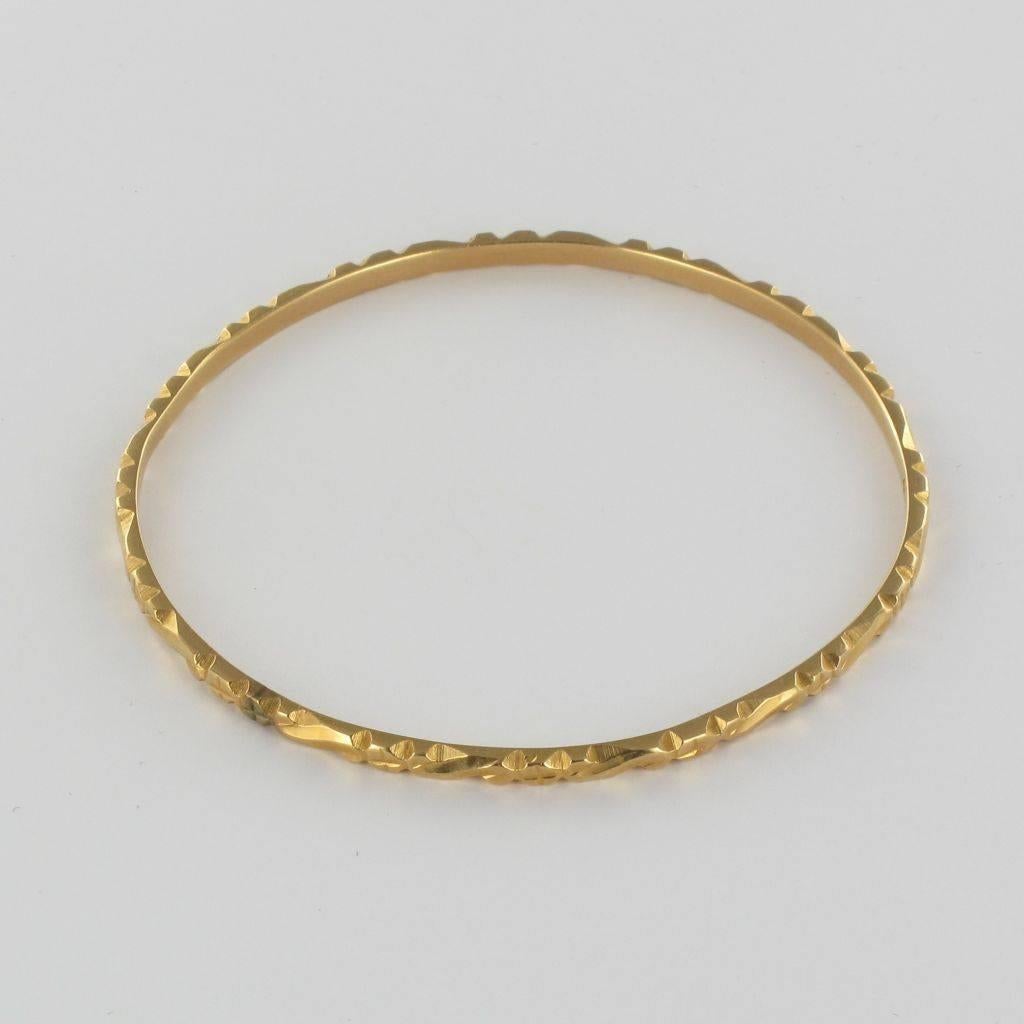 1960s Engraved Yellow Gold Bangle Bracelet In Excellent Condition In Poitiers, FR
