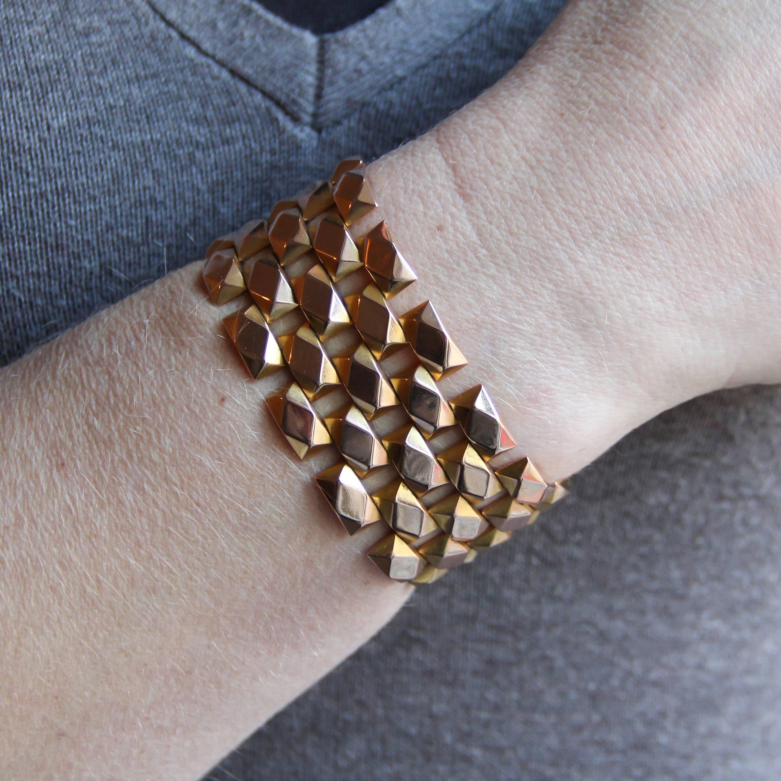 1950s French Geometric Rose Gold Retro Bracelet In Excellent Condition In Poitiers, FR