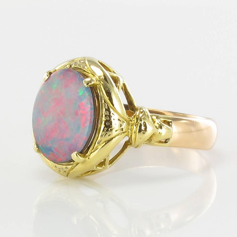 1900s Opal and 18 Carat Yellow Gold Ring In Excellent Condition In Poitiers, FR