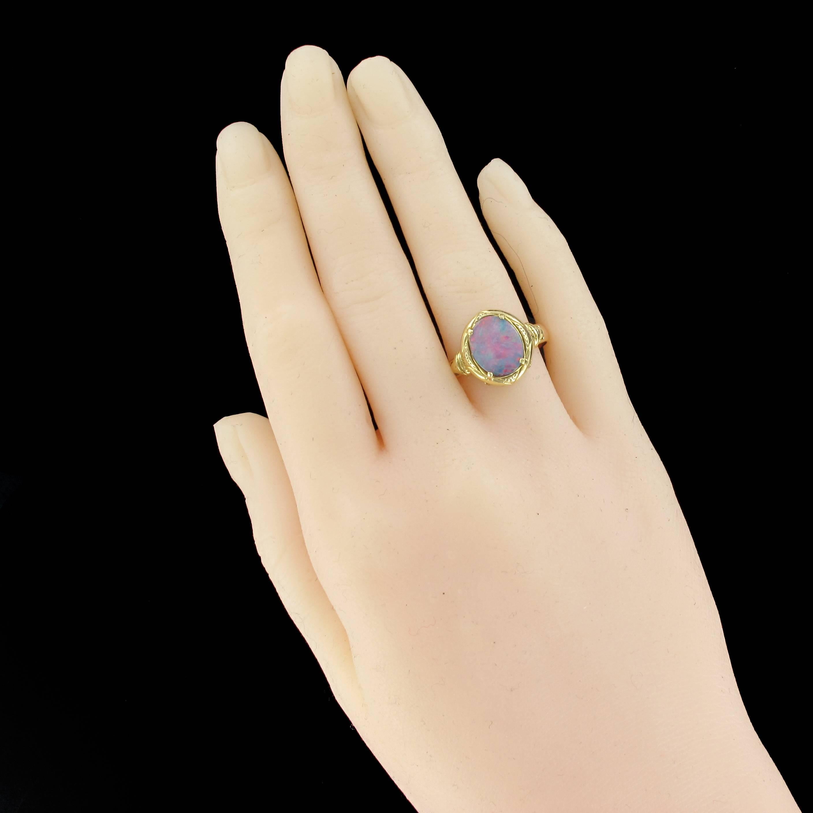Art Nouveau 1900s Opal and 18 Carat Yellow Gold Ring
