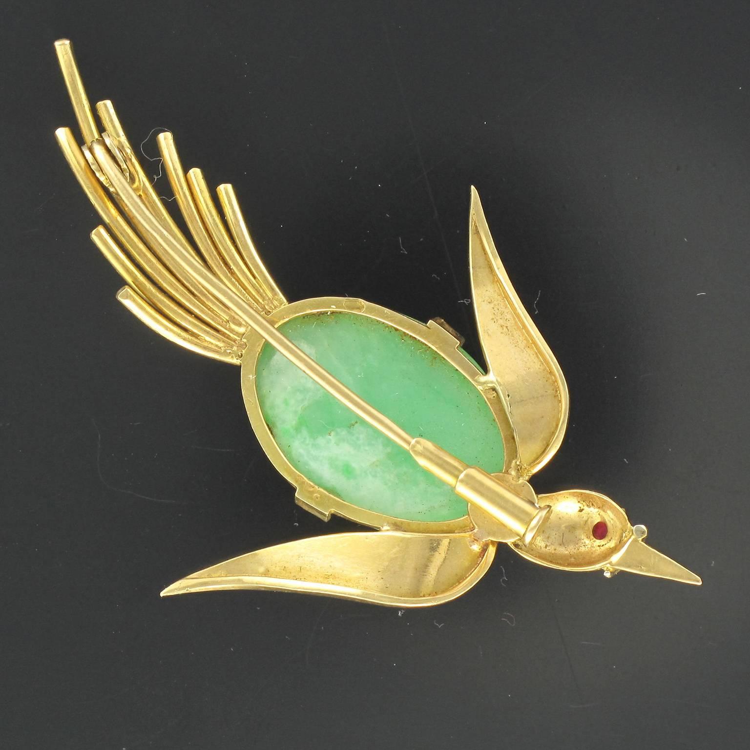 Antique Jade and Ruby Bird Brooch In Excellent Condition In Poitiers, FR