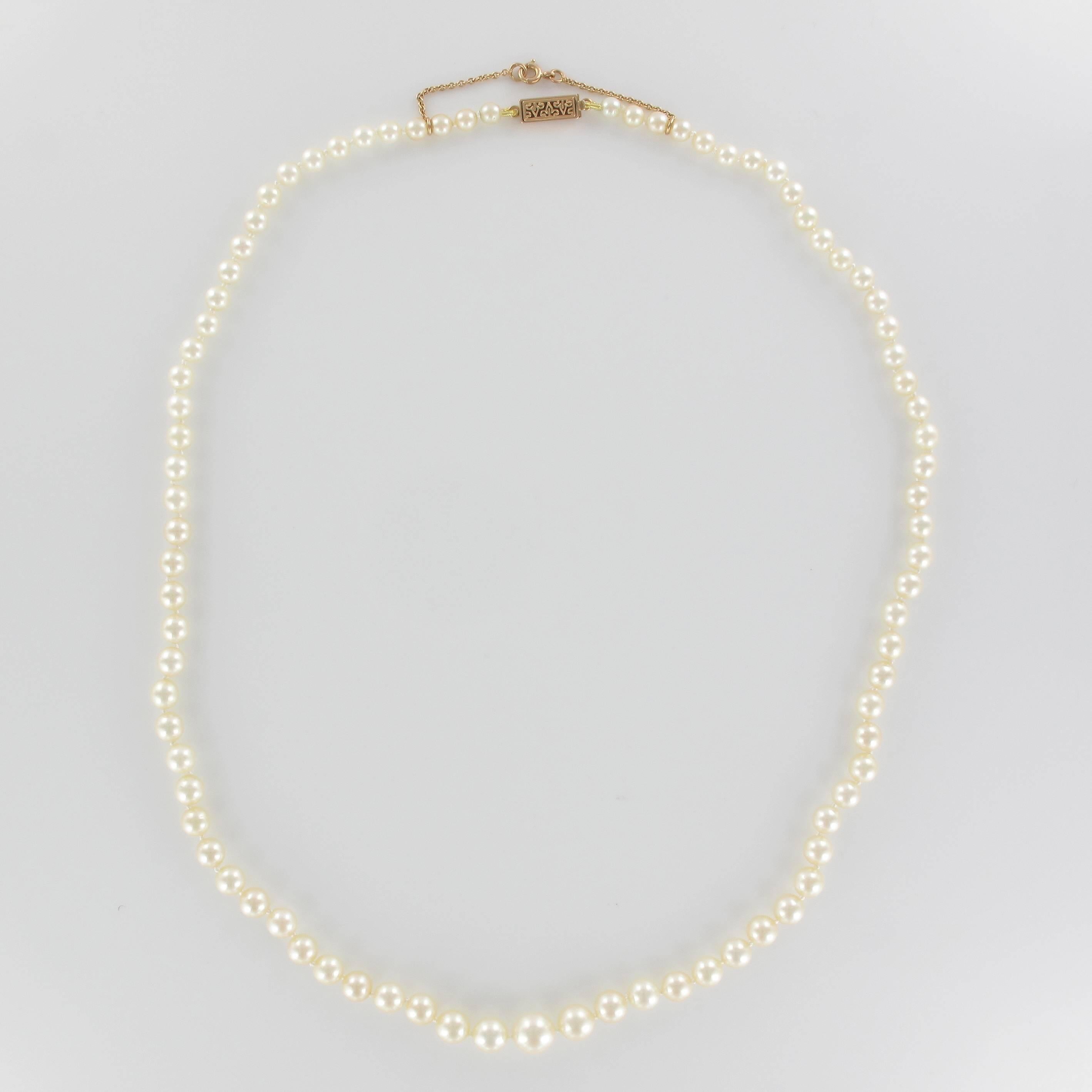 1950s Cultured Round White Pearl Necklace For Sale 2