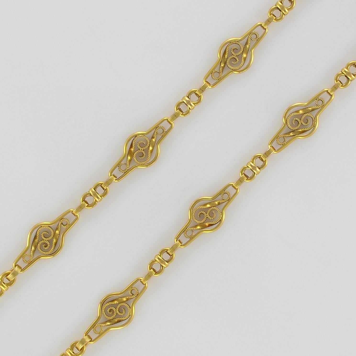 1900s Gold Necklace with Filigree Motifs 1