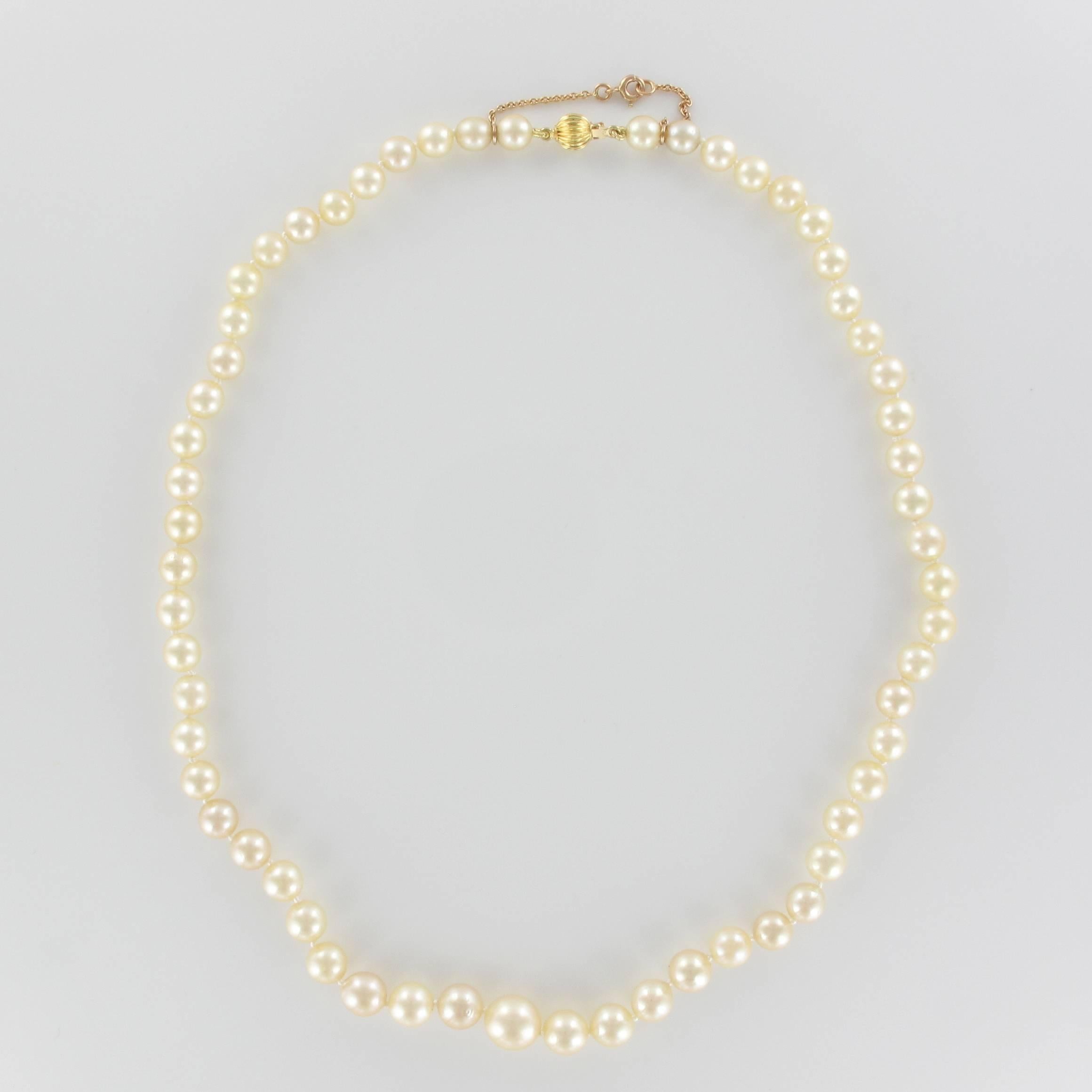 Women's French 1950s Cultured Round White Pearl Necklace