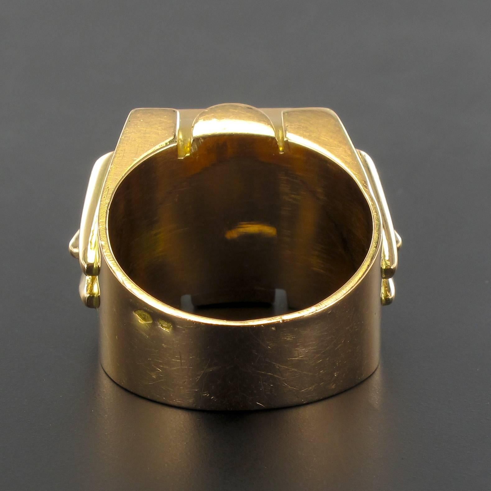 French 19th Century Onyx Intaglio Men's Signet Ring In Excellent Condition In Poitiers, FR