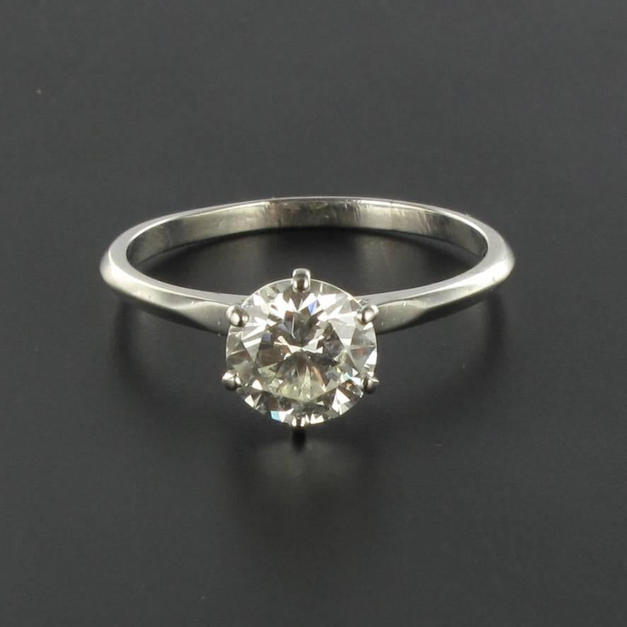 Platinium ring, dog head hallmark.

This lovely diamond solitaire ring features a modern claw set brilliant cut diamond of 1.16 carats. 

Total weight of diamonds: 1.16 carat approx - Estimated quality diamond: H/I-VS.
Diameter of stone: 6,8 mm,