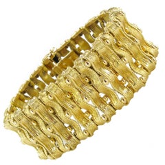 Retro 19th century French Chiseled Gold Ribbon Bracelet