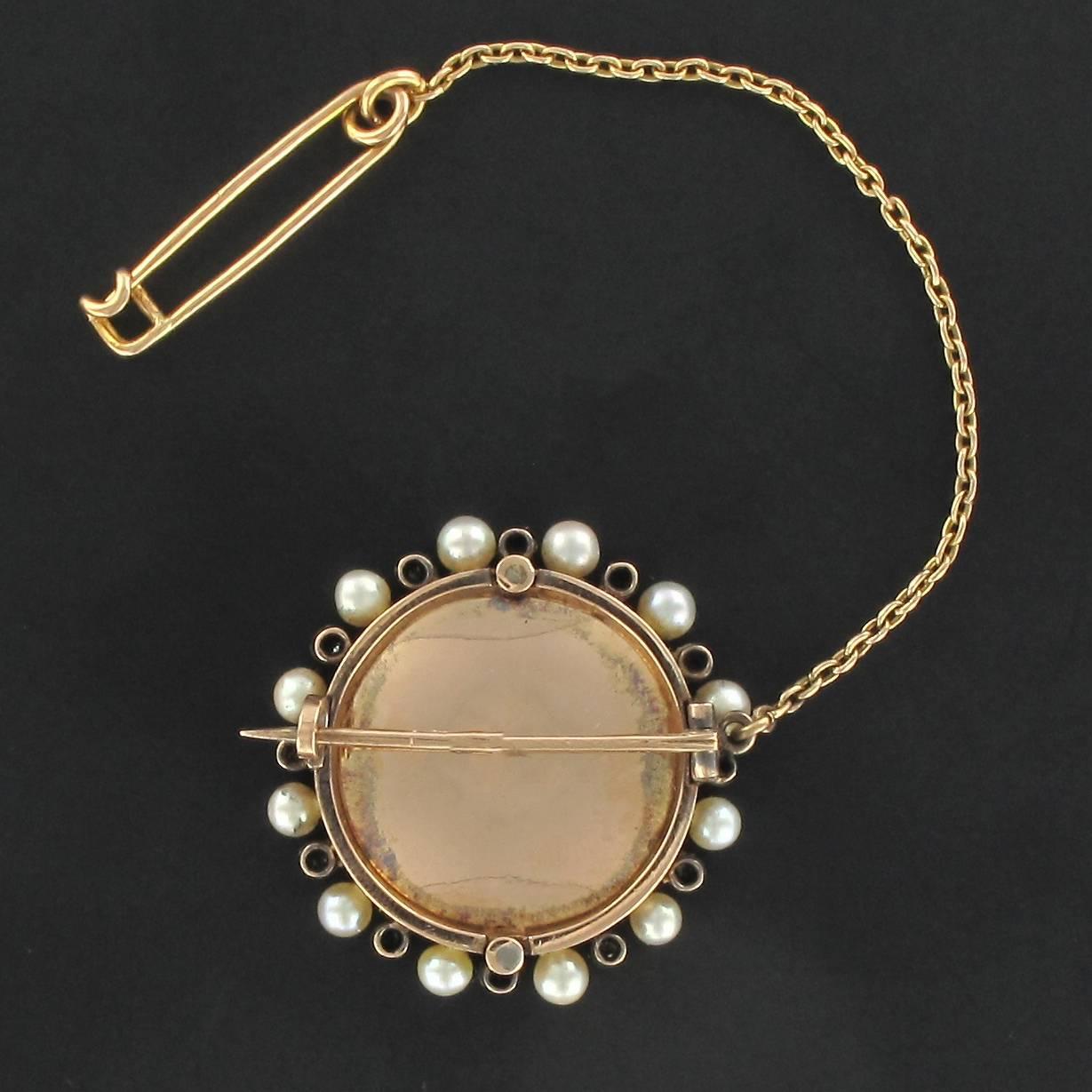 Taille rose 19ème siècle Napoléon 3 Porcelaine Miniature Perle Naturelle Diamant Broche en vente