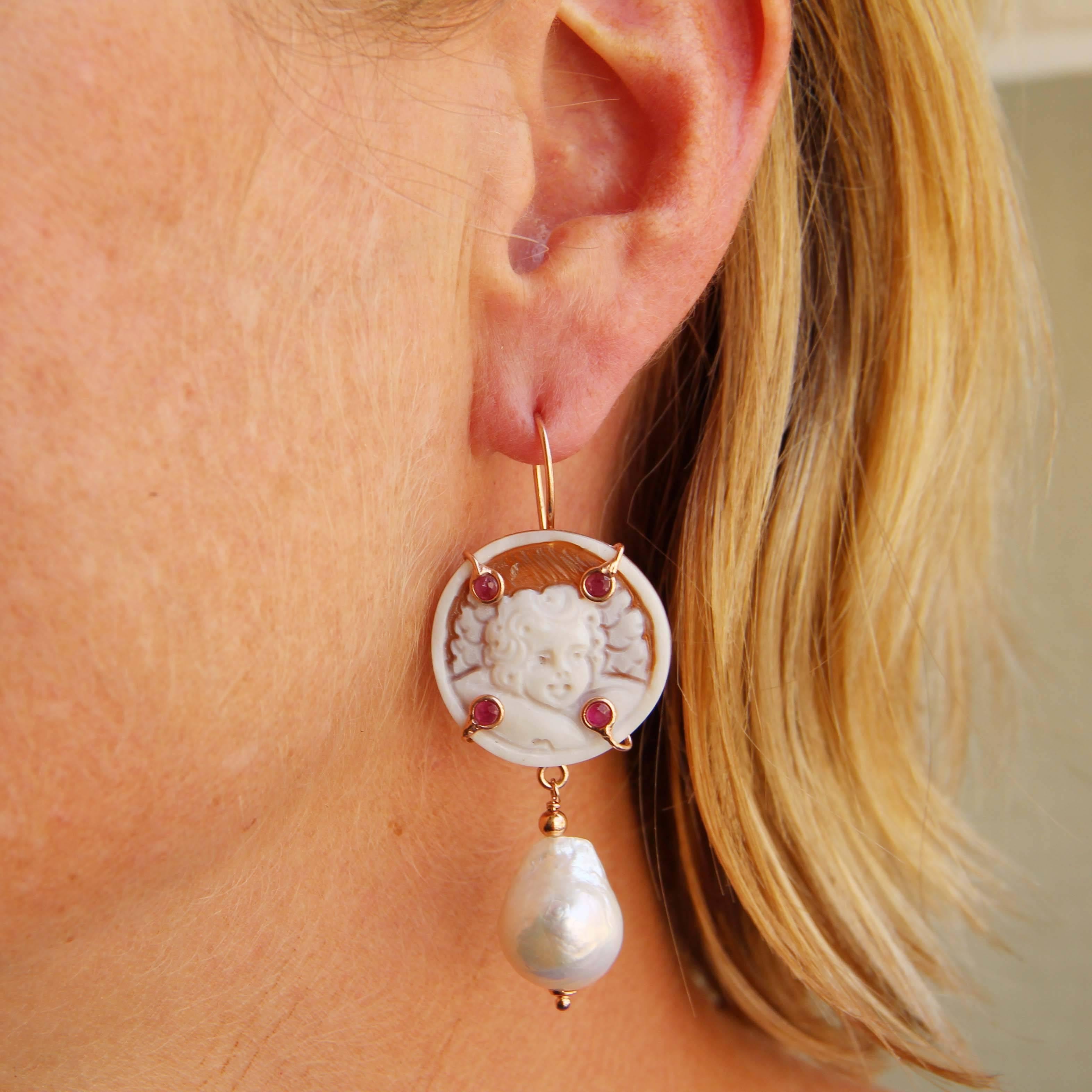 Italian Shell Cameo Crystal and Baroque Pearl Earrings In New Condition In Poitiers, FR