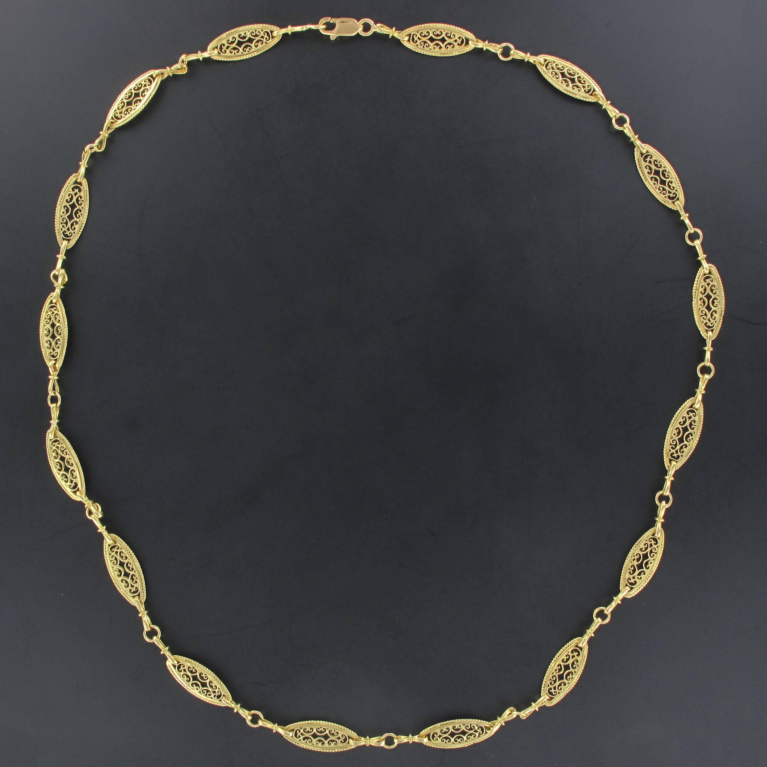 Women's 1960s French 18 Carat Yellow Gold Filigree Chain Necklace