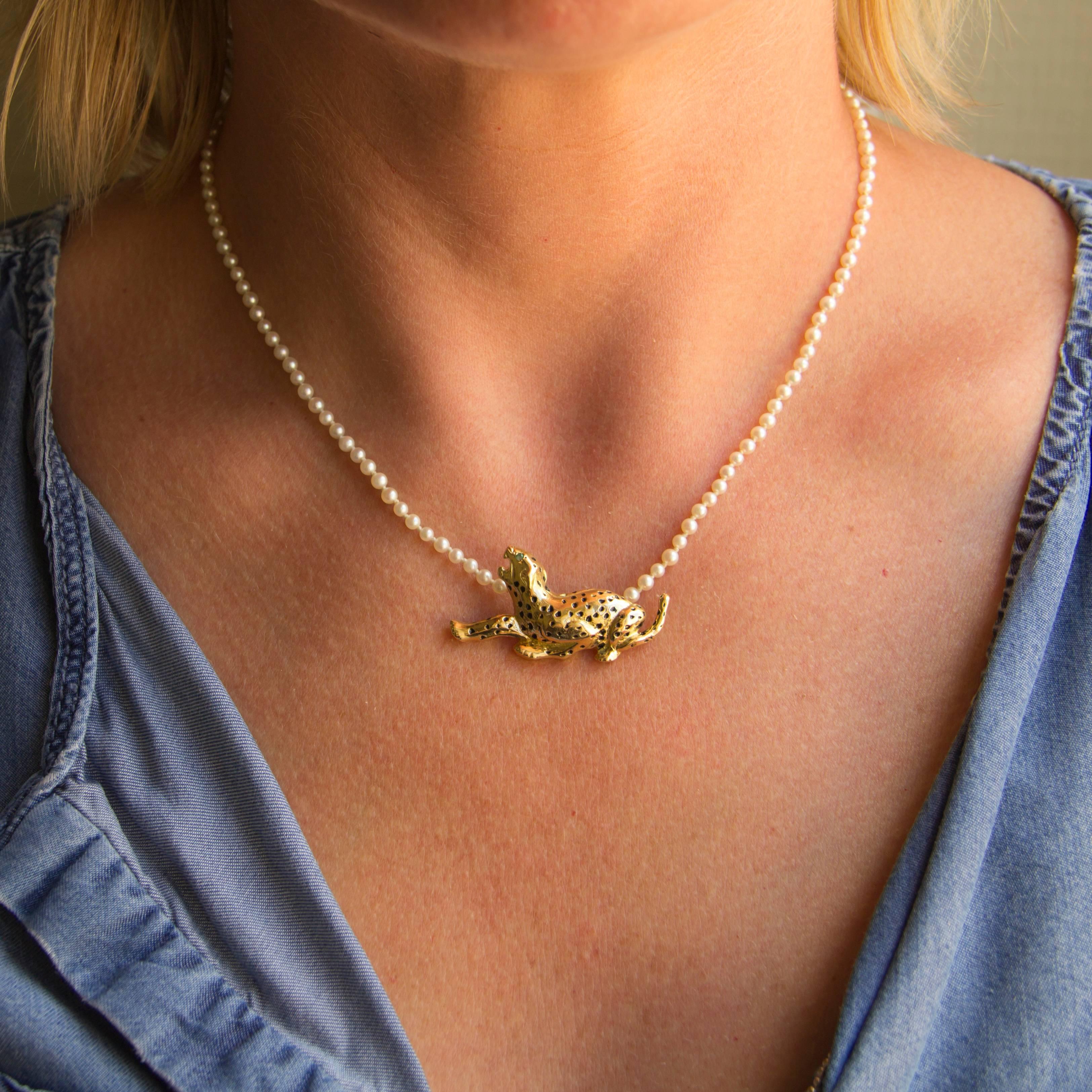 Retro Pearl Necklace and Enamel Gold Panther Motif