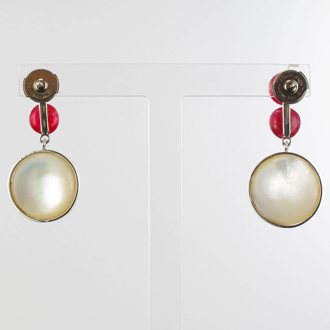 Baume 8.50 Ruby South Seas Mabé Pearl White Gold Dangle Earrings In New Condition In Poitiers, FR