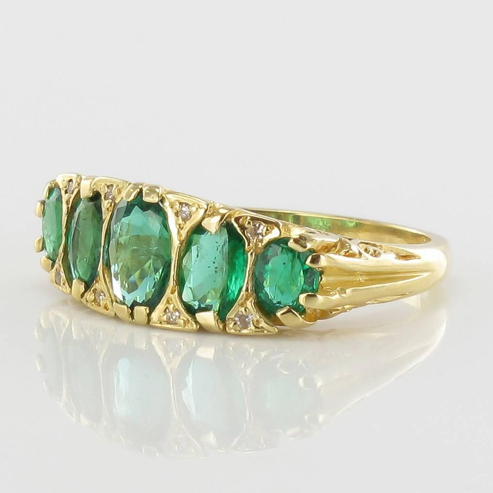 1900s Edwardian 1.66 Carat Emerald Diamond Yellow Gold Ring In Excellent Condition In Poitiers, FR