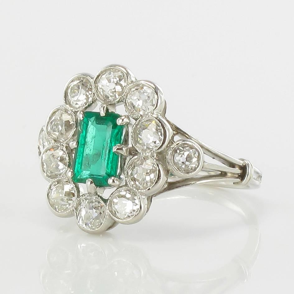 Belle Époque French 1900s Emerald Diamond 18 Carat White Gold Cluster Ring