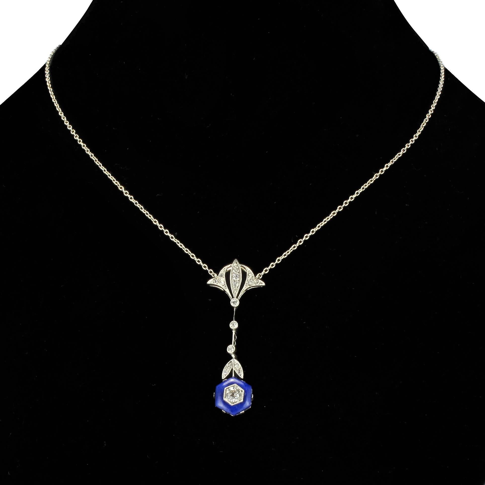 1925 French Art Deco Platinum Lapis Lazuli Diamond Pendant Chain Necklace In Excellent Condition In Poitiers, FR