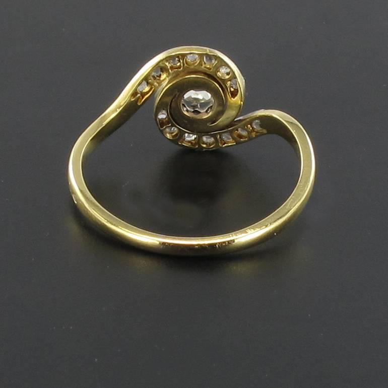 Belle Époque 1920s French Belle Epoque Yellow Gold Antique Rose Cut Diamond Swirl Ring