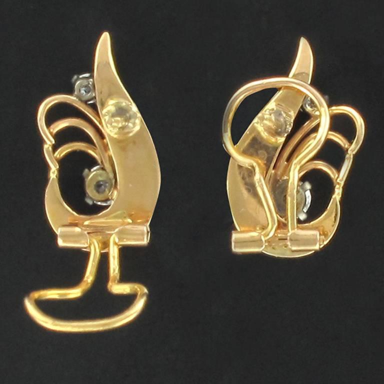 French 1960s Diamond 18 Carat Yellow Gold Retro Stud Earrings In New Condition In Poitiers, FR