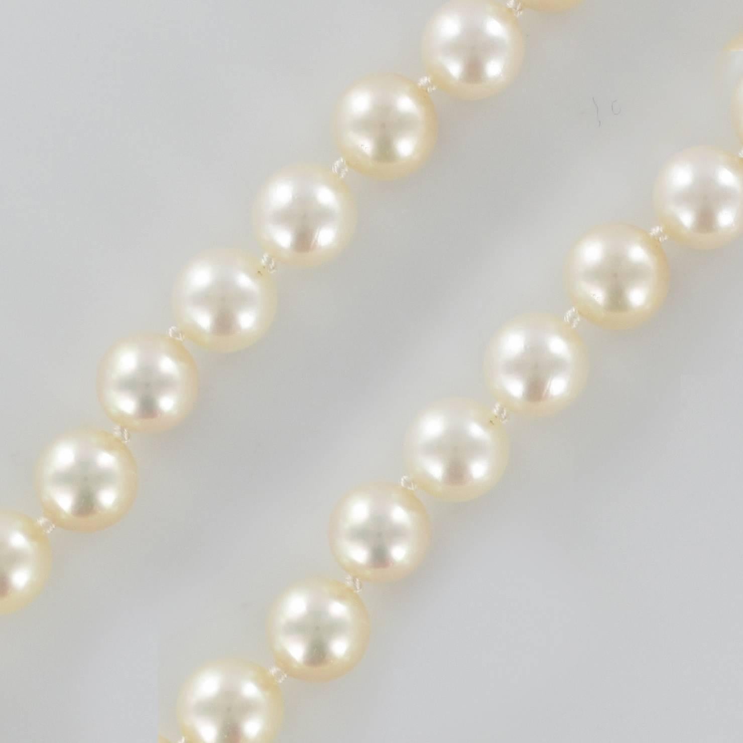 French 1950s Japanese Cultured Pearls Chocker Necklace en vente 2