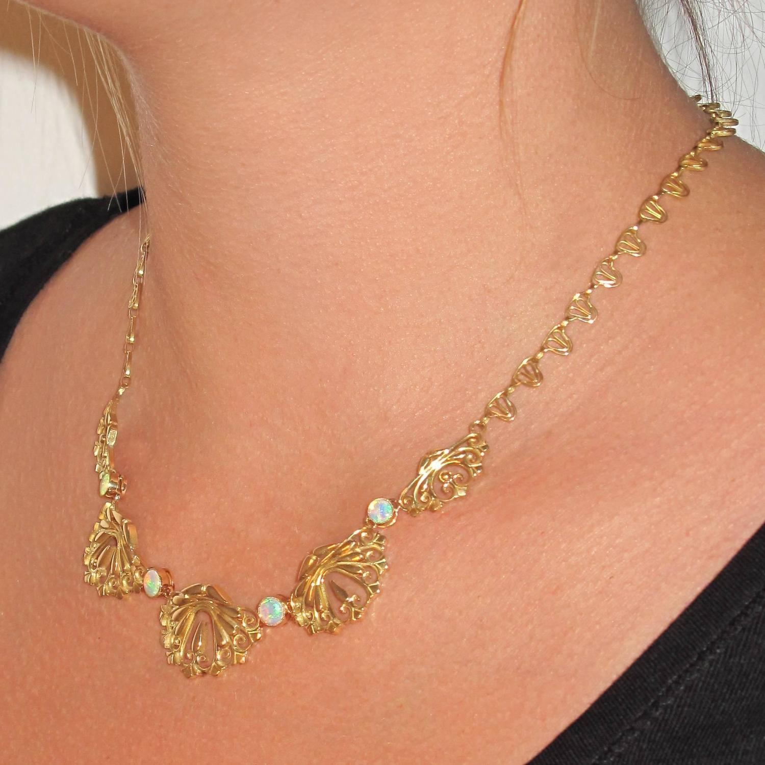1900s French Opal Gold Drapery Necklace For Sale at 1stdibs