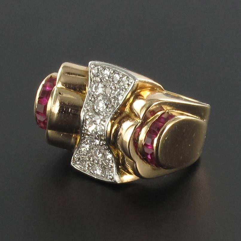 Retro Calibrated Ruby Diamond Gold Platinum Ring In Excellent Condition In Poitiers, FR
