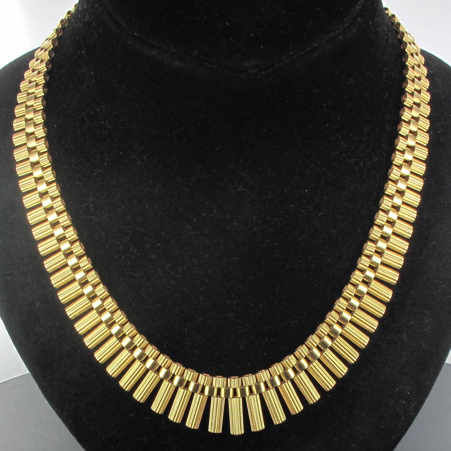 French Gold necklace For Sale at 1stdibs