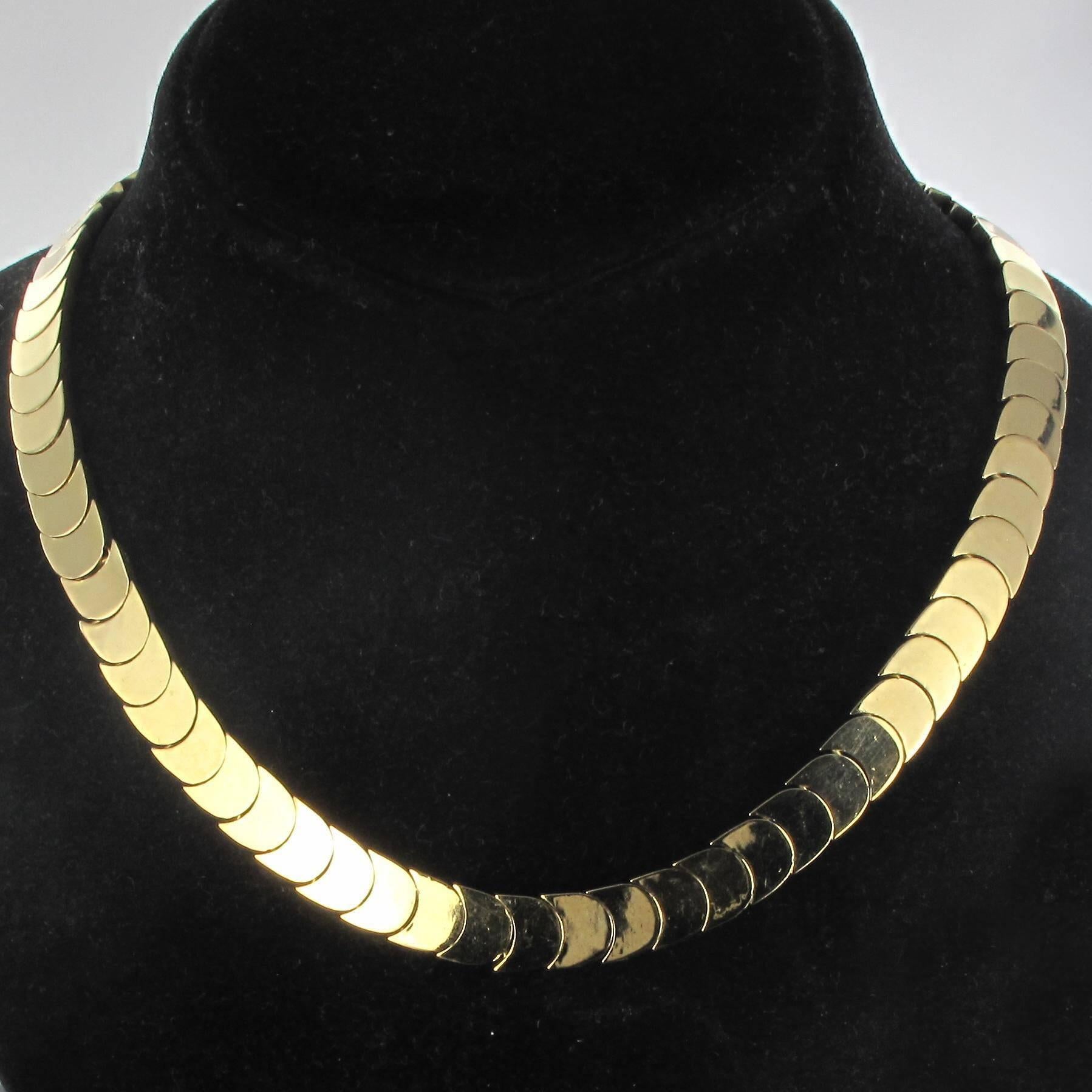 1960s Retro 18 Karat Yellow Gold Articulated Scale Necklace 13