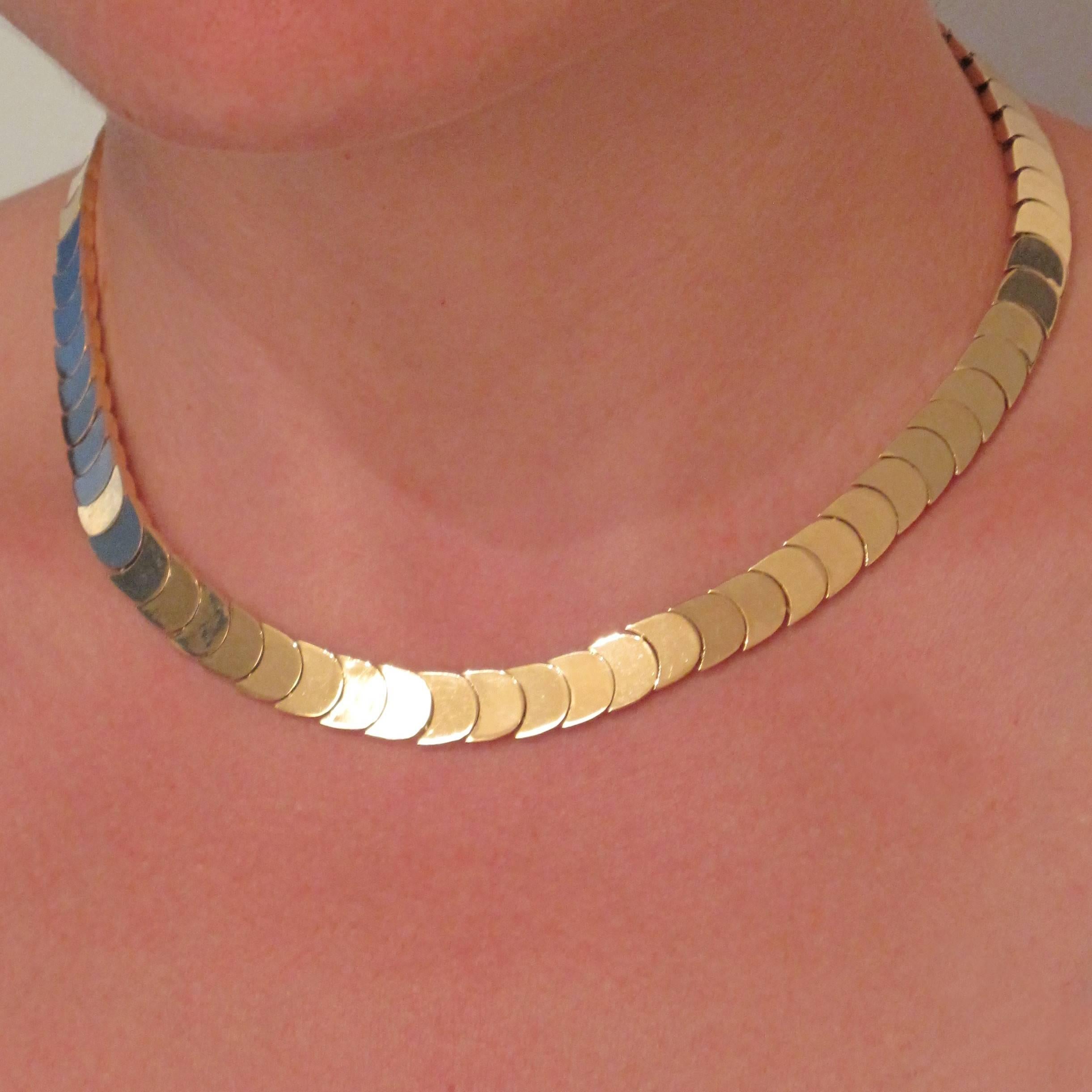 1960s Retro 18 Karat Yellow Gold Articulated Scale Necklace 10