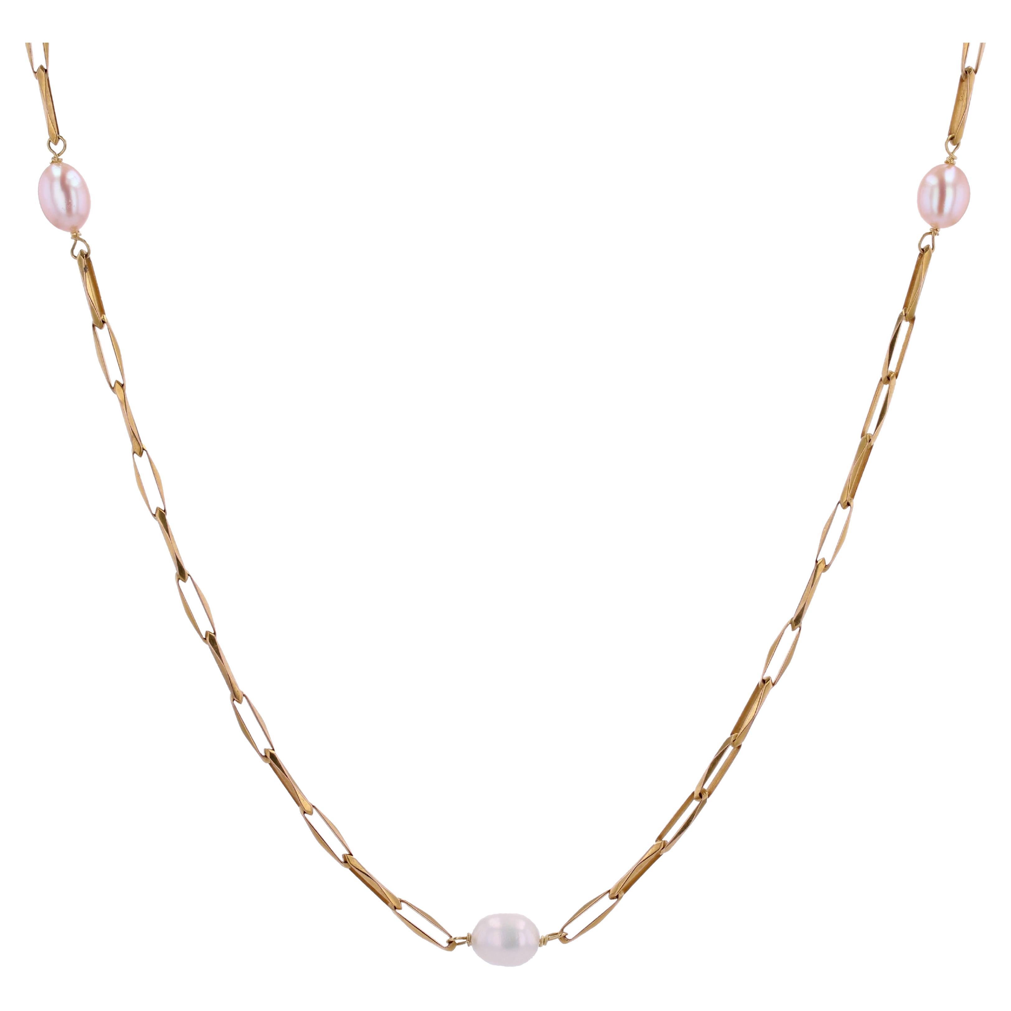 French 1980s White and Pink Cultured Pearls 18 Karat Rose Gold Necklace